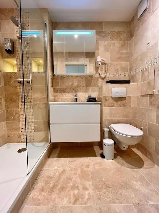 Montparnasse Art Gallery Studio /3P Apartment Paris